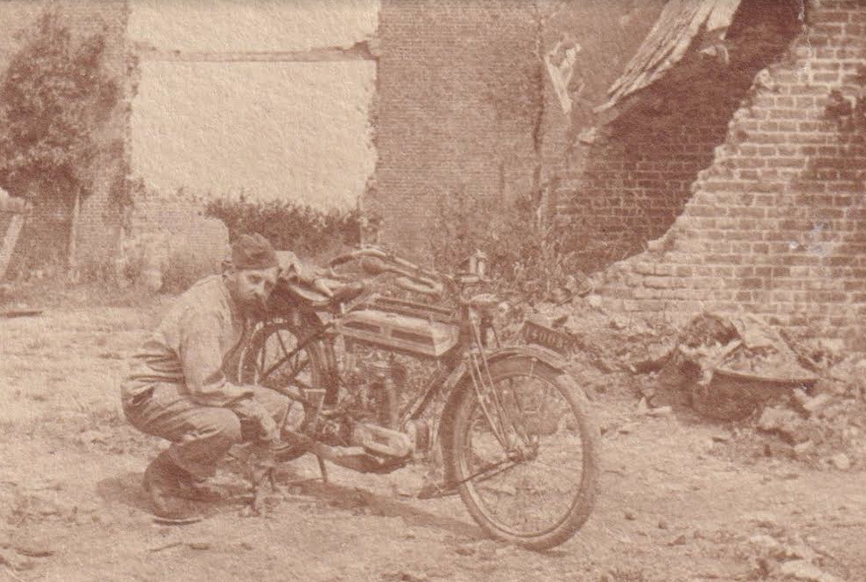 WW1 1917 FADED TRIUMPH POILUT