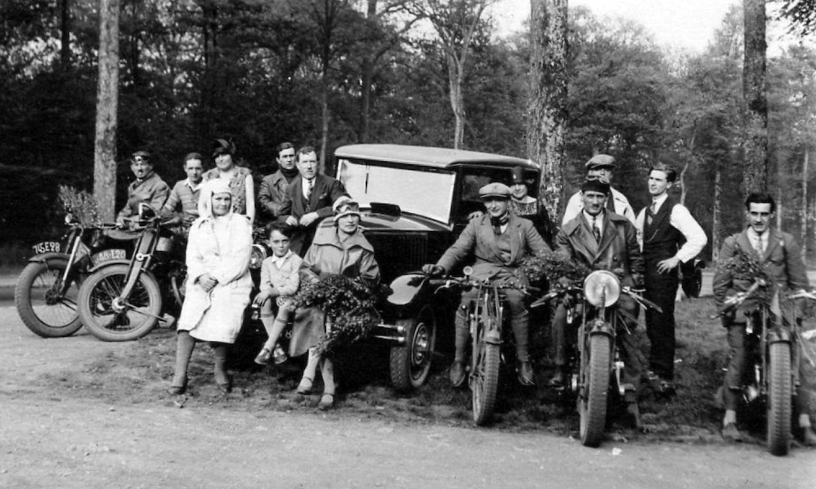 1930ish GROUP OUTING