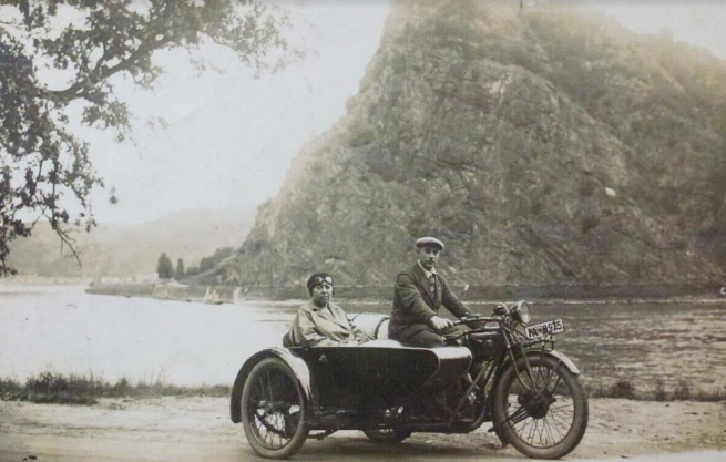 1920s LAKESIDE SCAR COUPLE