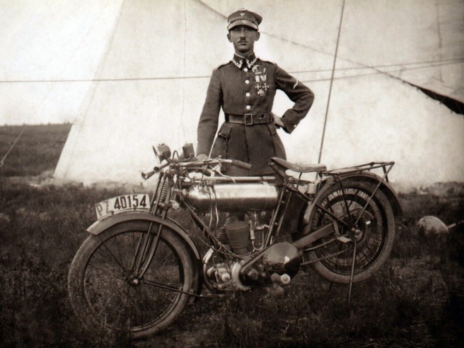 1920s POLISH OFFICER